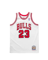 Michael Jordan #23 Chicago Bulls 1997-98 Authentic White Jersey Mitchell & Ness
