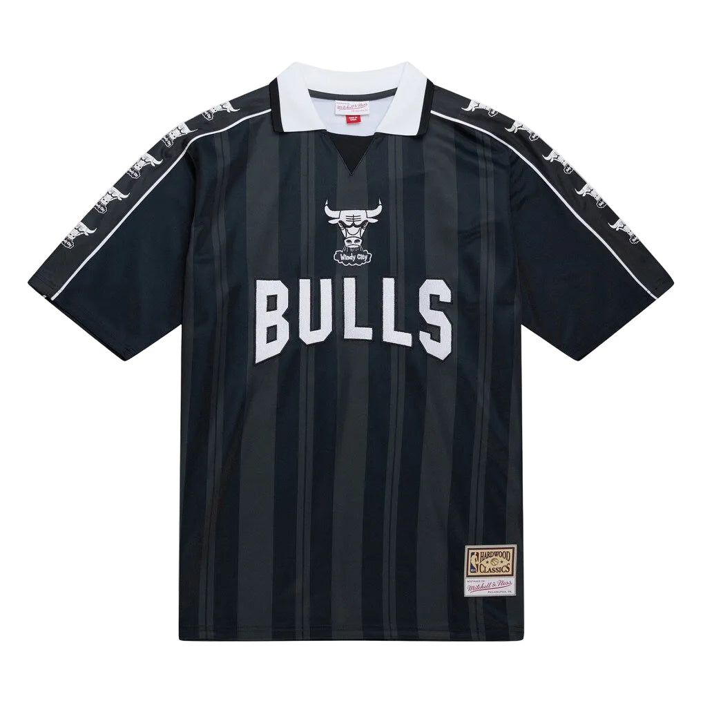 Black sports jersey with 'Bulls' text and logo on a white background