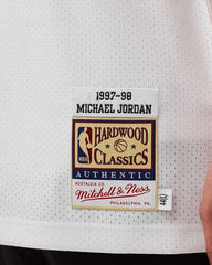 Michael Jordan #23 Chicago Bulls 1997-98 Authentic White Jersey Mitchell & Ness